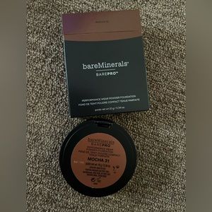Bareminerals barepro performance wear powder foundation MOCHA 31 New in the box